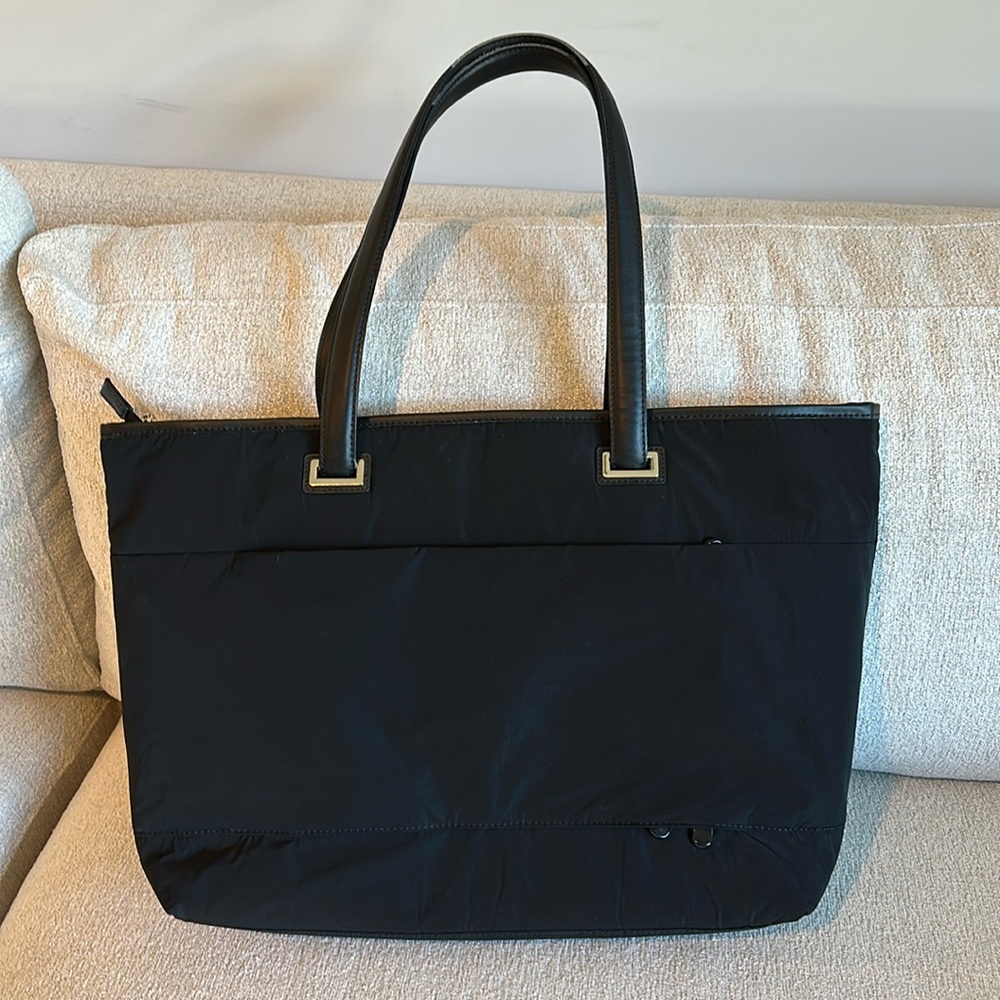 Lo & Sons Seville aire tote 15" suitcase topper